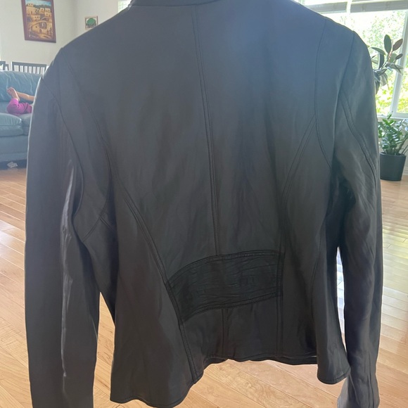 Andrew Marc Leather Jacket - Picture 3 of 3